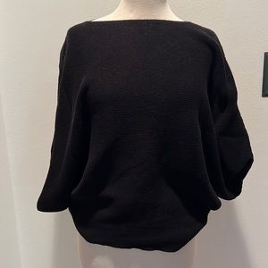 Uni Qlo sweater